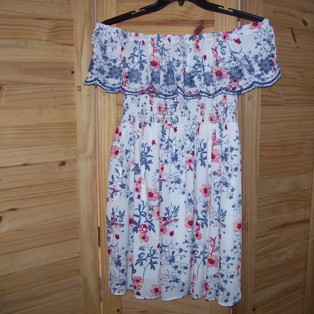 XHILARATION Off The Shoulder Floral Dress Size Med